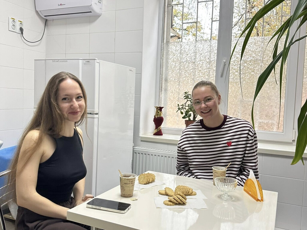 Вчимося, донатимо кров, допомагаємо!